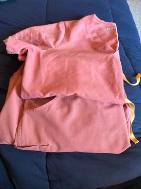 Figs OG coral large tall set